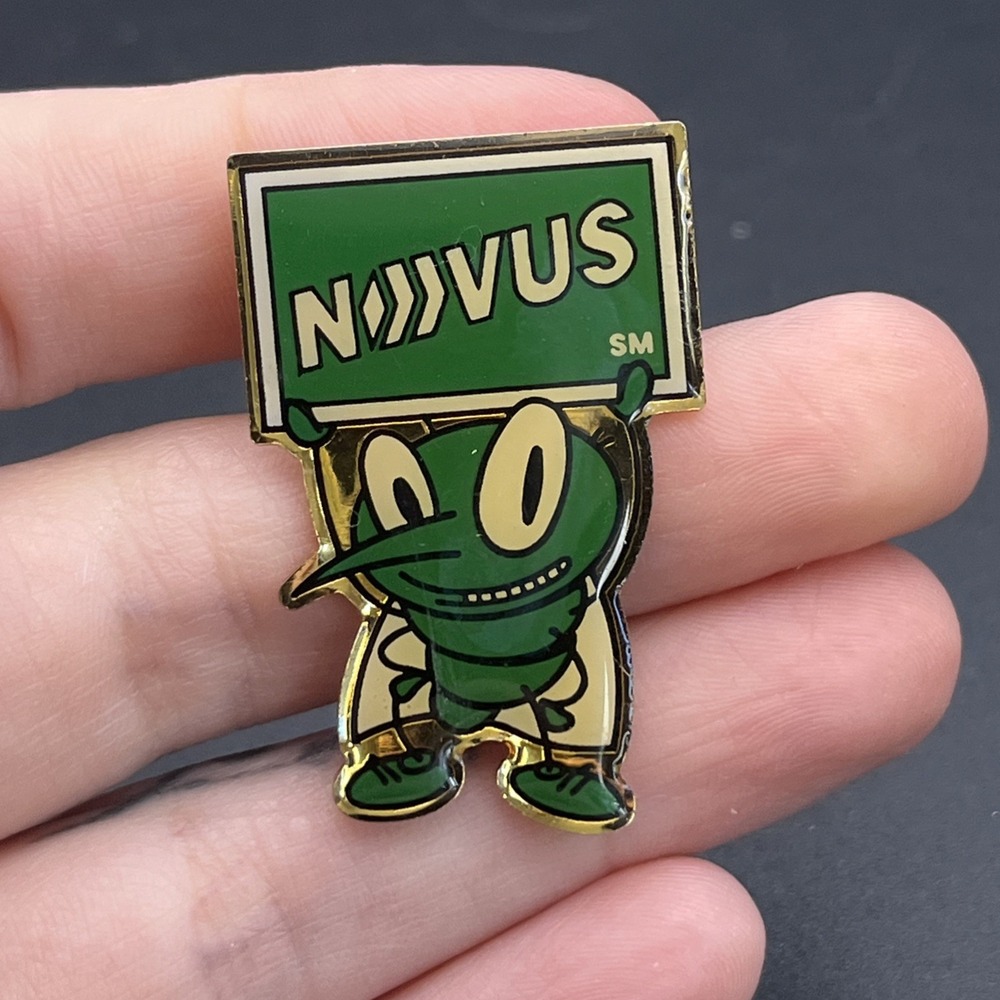 Novus Green Bug Mosquito Lapel Hat Pin